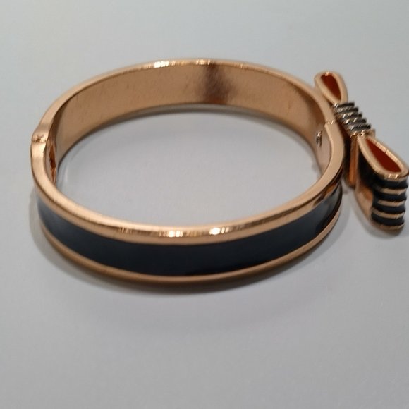 Vintage Metal and Enamel Bow Bracelet Hinge 7.5" - Picture 5 of 6